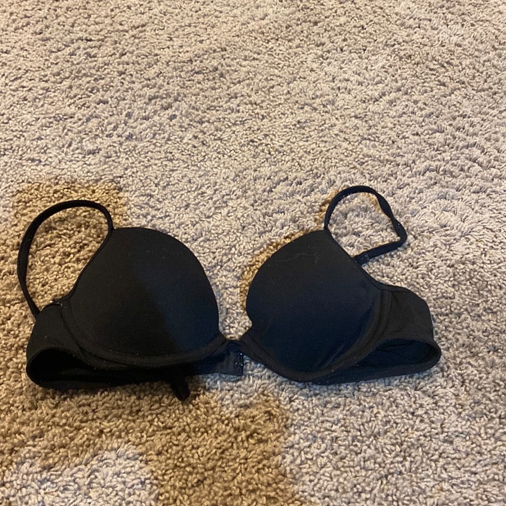 black victoria secrete bra